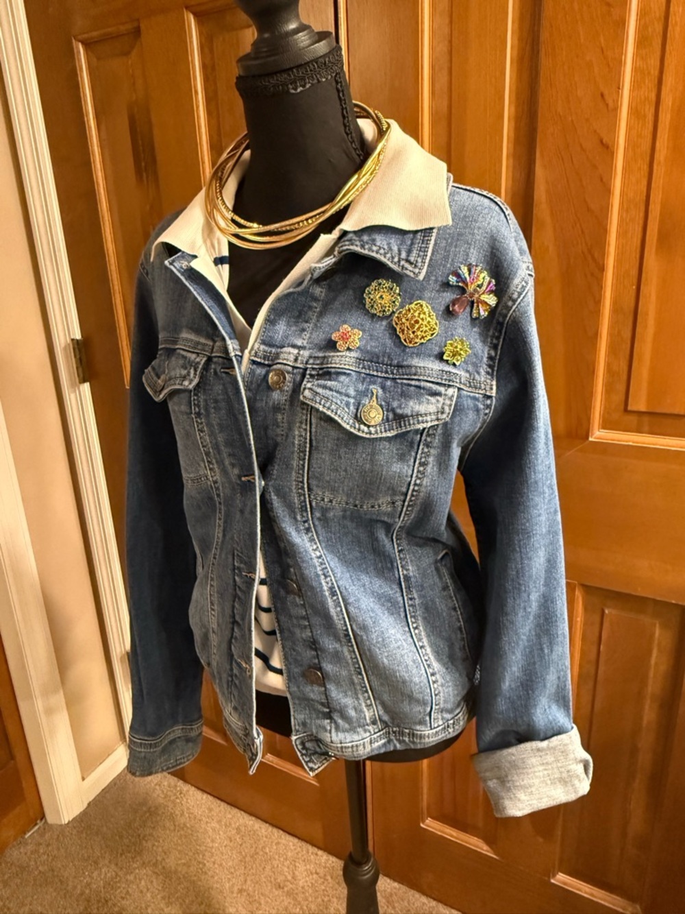 Ava & Viv Blue Denim Jacket with Five Brooches - Women's Size 1X